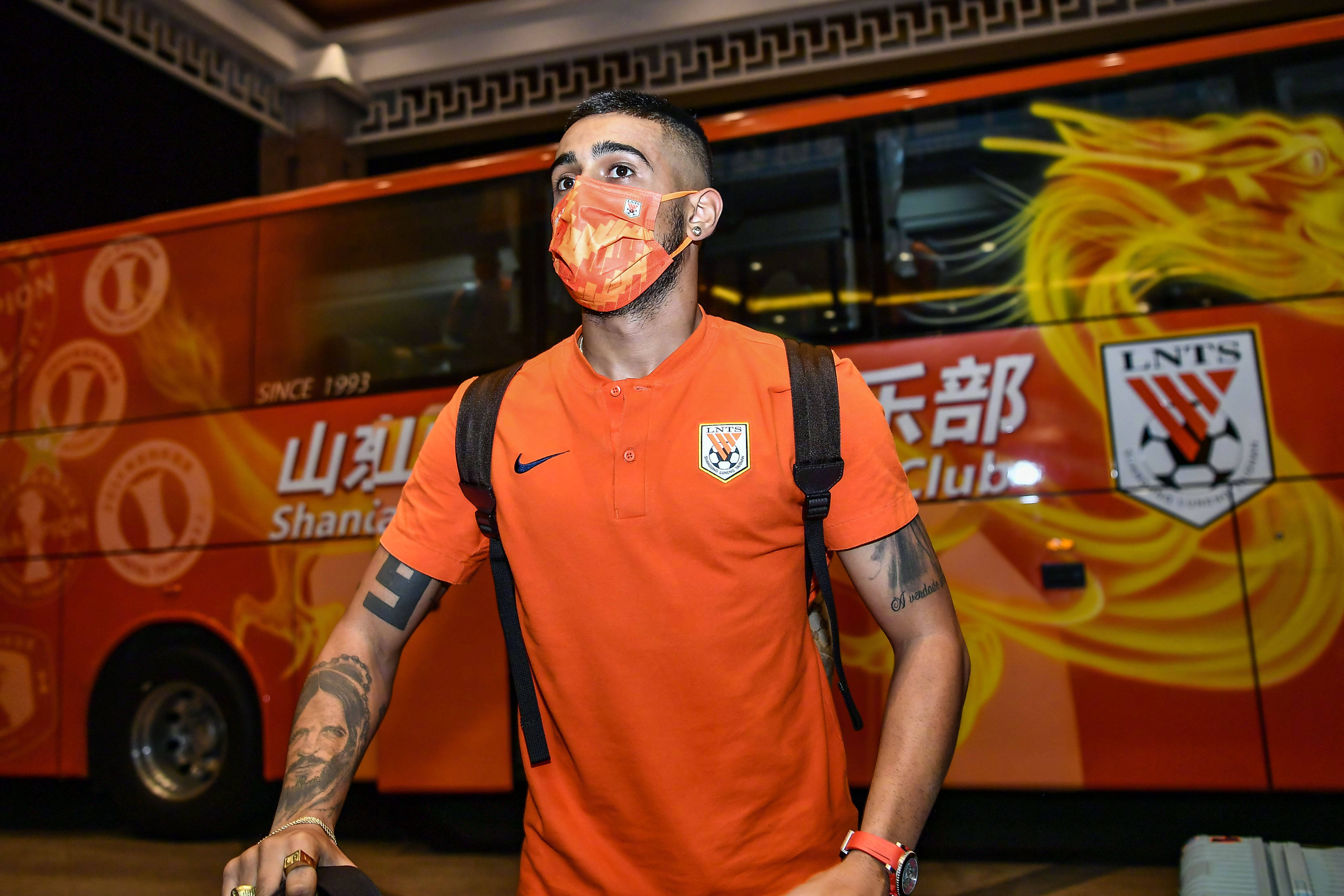 九游体育官网 -关于山东泰山训练开放日，转会期复出首秀引欢呼，NBA总决赛在即，赛程密集仍需轮换的信息